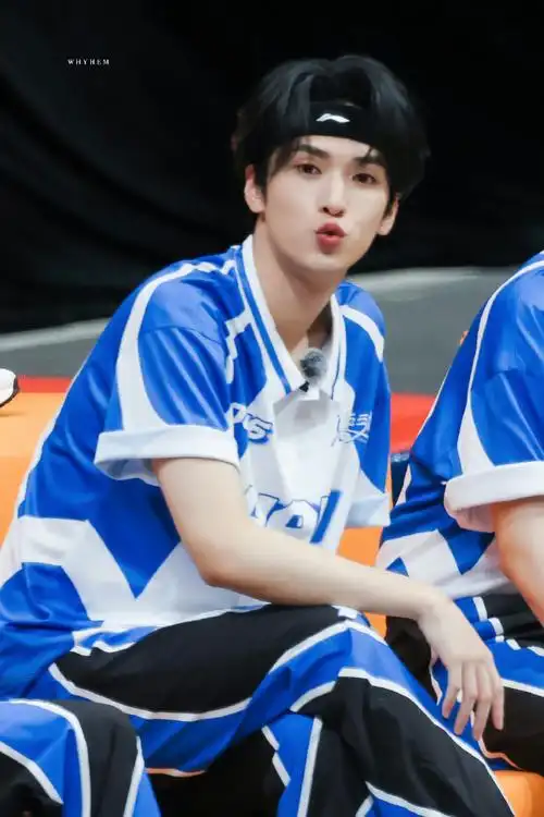 严浩翔 耍帅吗我超会##动宝聊天time