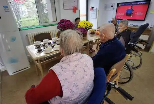 老爸老妈参加养老院活动～!