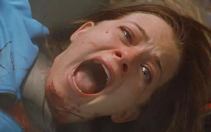 重温恐怖经典《死神来了2》,高速公路连环撞车,高超的杀人手法真刺激