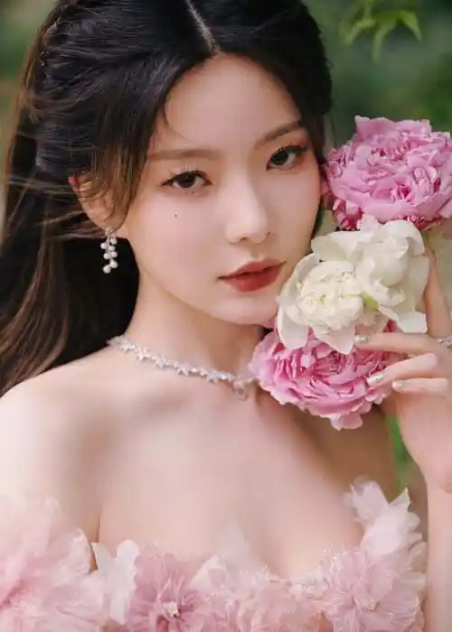 陈卓璇夏日捧花造型##陈卓璇换个方式打开网文女主