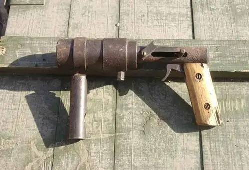 组图:长短枪械应有尽有 车臣战争中的土造轻武器