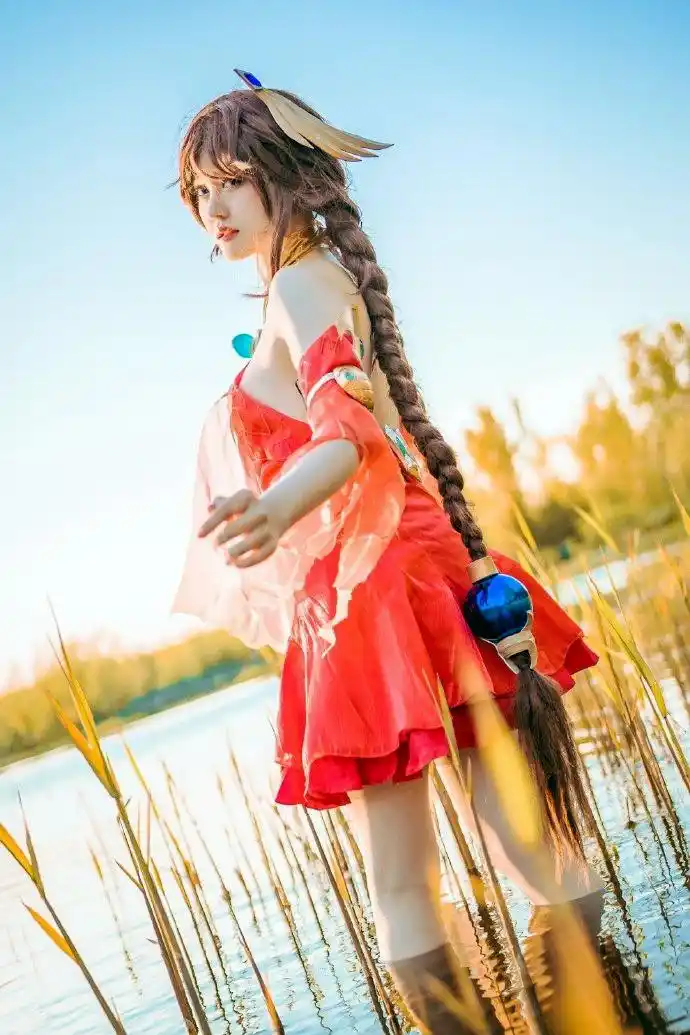 王者荣耀大乔cos,水友:快用2技能带我回家