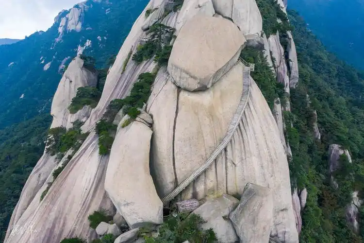 天柱一峰擎日月三天两夜玩转安徽天柱山
