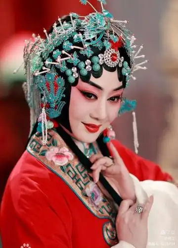 领军京剧名角—李胜素