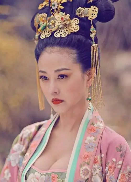 57岁,她美而自在——周海媚|剧照|周芷若|义不容情|倚天屠龙记_网易