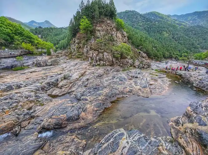 泰山彩石溪