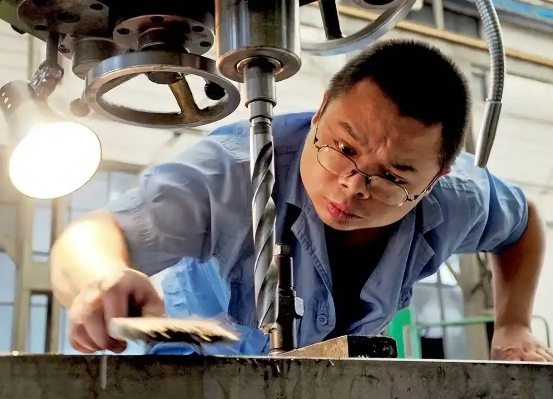 葛剑雄提出恢复中专,前车覆,后车戒,大学生的困境就是有力证明_毕业生