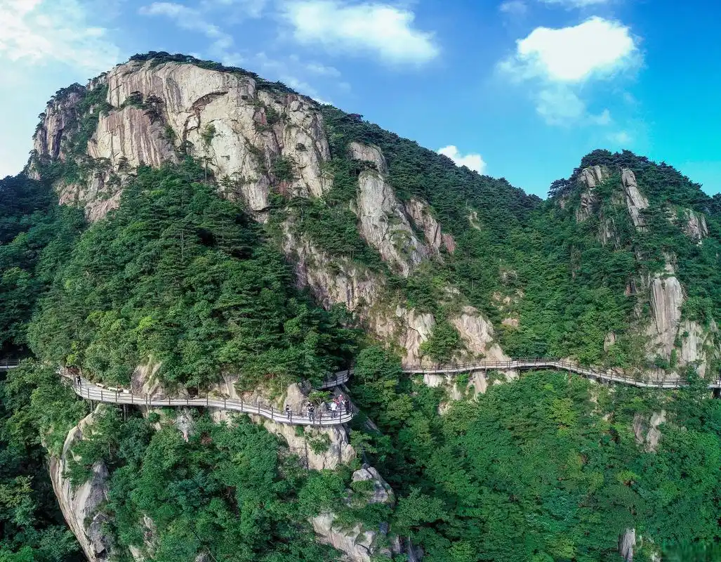 带老人旅游,这些地方最适合 带老人旅游时,选择一个风景优美,宁静