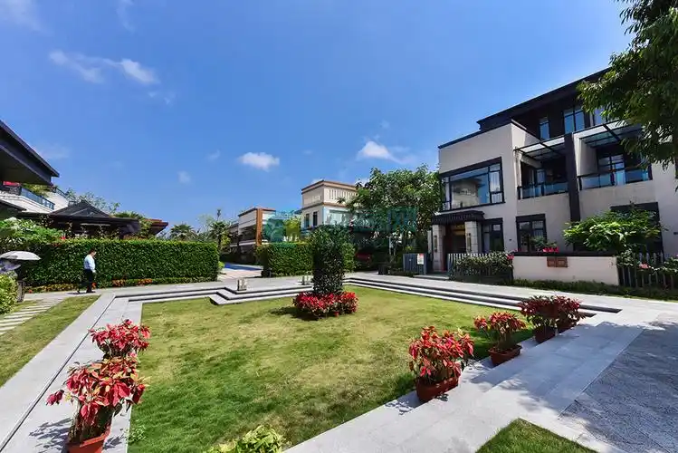 海棠湾8号温泉公馆别墅双拼总价980-1680万/套 配套齐全