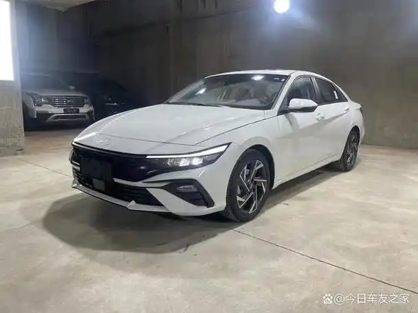 瞩目的车型现代伊兰特,这款车在2023年全新升级后,凭借其时尚的外观