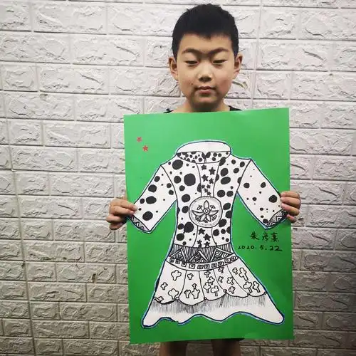 装饰线描第二节课《设计裙子》