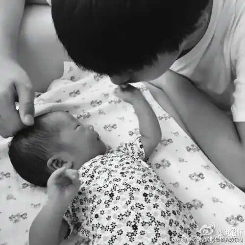 伊能静称儿子用三年时间读完大学 妈妈眼中的学霸_新闻频道_中华网