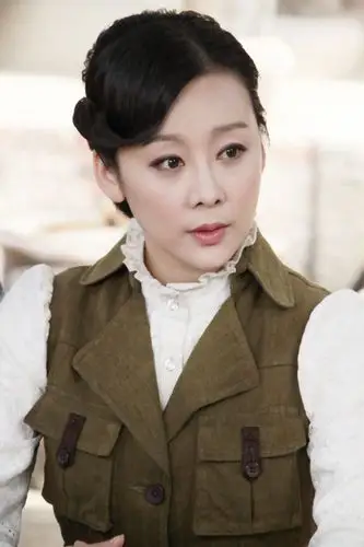 由天雨传媒,铭奇文化,银松传播机构联合出品的抗战传奇电视剧《猎狼人