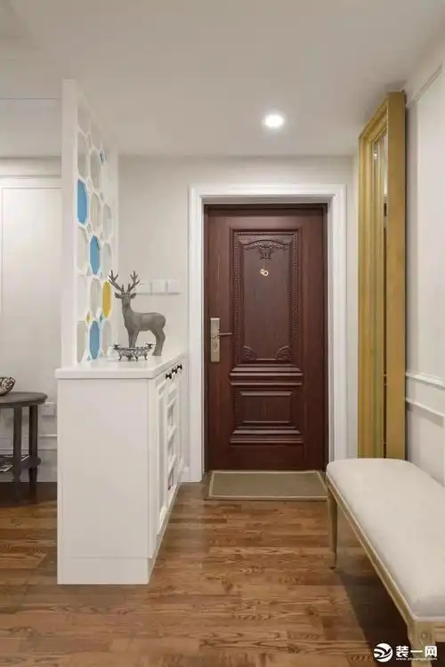进门客厅玄关鞋柜隔断设计 武汉装修10款美图拿走不谢