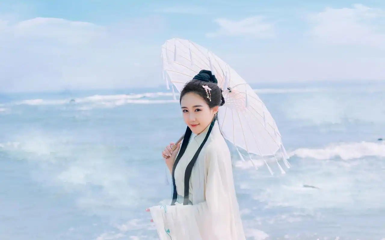 白衣仙气古装美女高清桌面壁纸