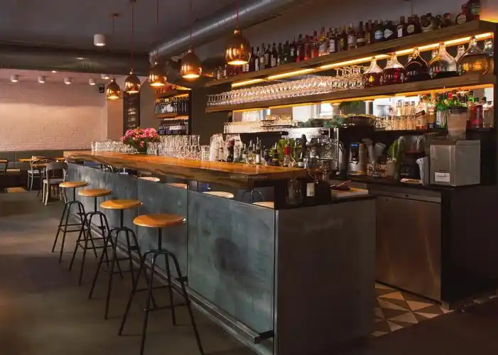 小酒吧吧台酒架装修效果图片