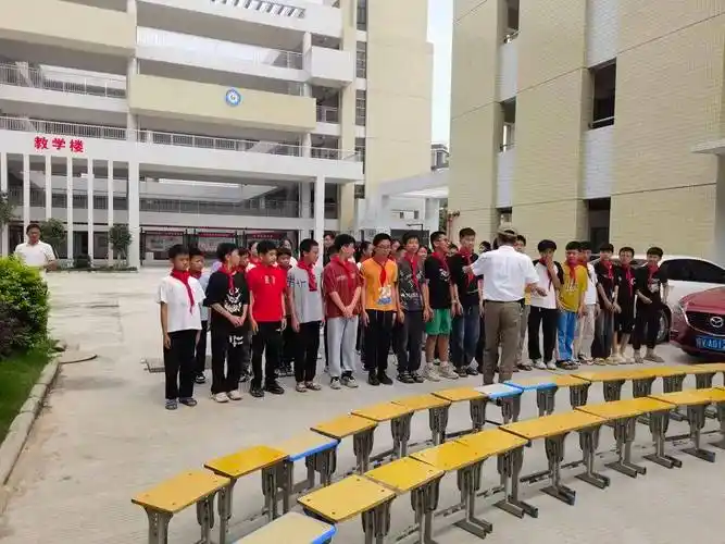 记录瞬间 定格美好︱赤岗山小学六年级学生拍毕业照