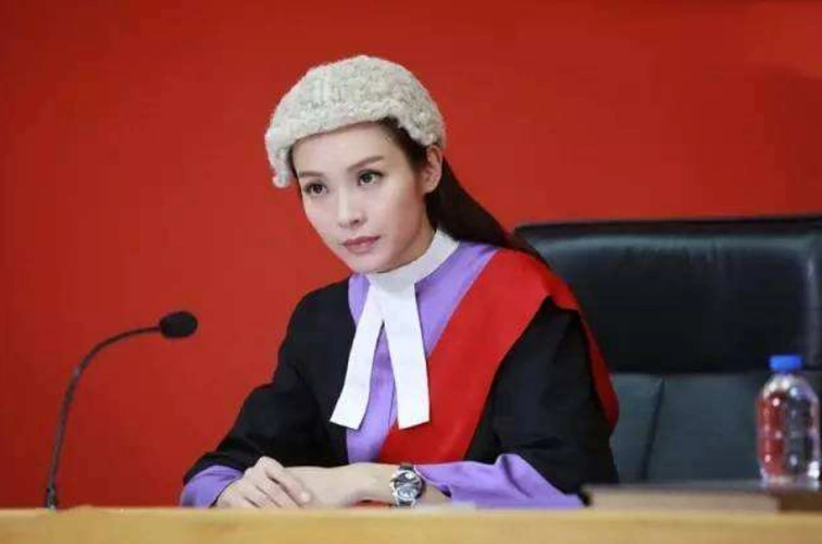 法官为什么要戴着假发,难道个个都是"大光头"?律师透露实情