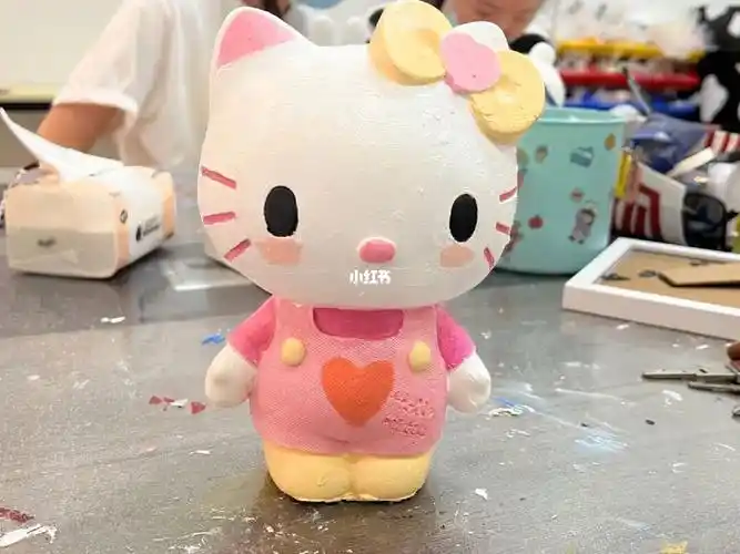 hellokitty石膏娃娃涂色