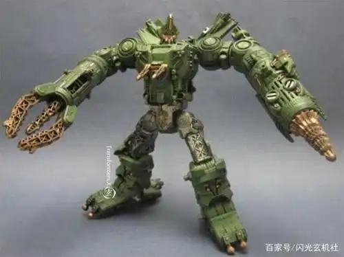 重涂版本的变形金刚大力金刚,绿色装甲版本来是简单的玩具在不同的