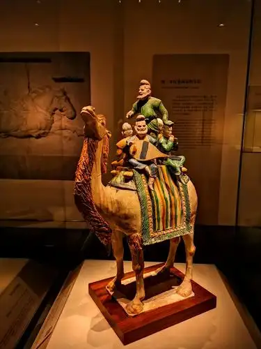 在悠远的历史间驻足一一国家博物馆古代中国展速记