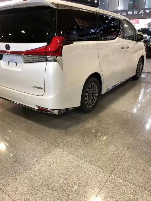 又一款明星保姆车上市,它就是雷克萨斯lm300