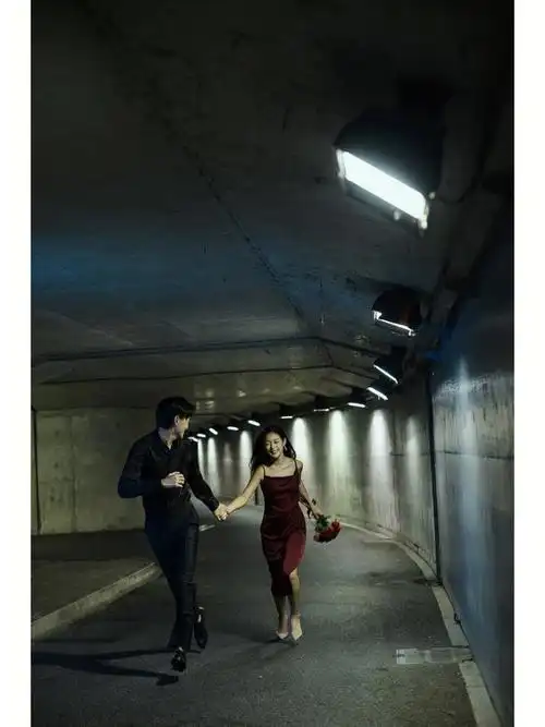 玫瑰不一定浪漫但隧道尽头一定有光