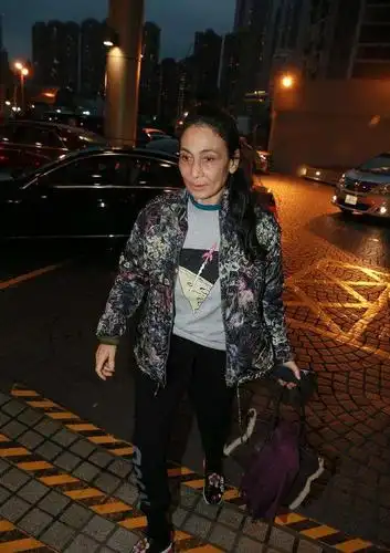 赌王次女逆袭归来, 成大房唯一希望, 持16亿豪宅, 儿子与赌王同名