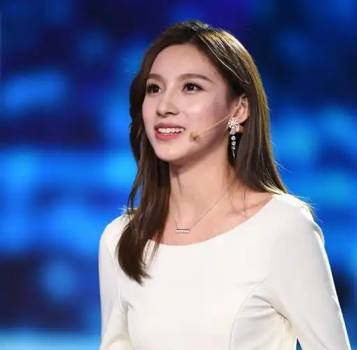 美女足球主持马凡舒,因为俄罗斯世界杯节目豪门盛宴火了