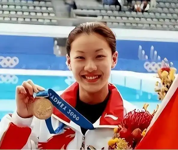 伏明霞婚变,净身出户远离香港,71岁梁锦松绯闻不断惹妻烦|奥运|陈慧珊