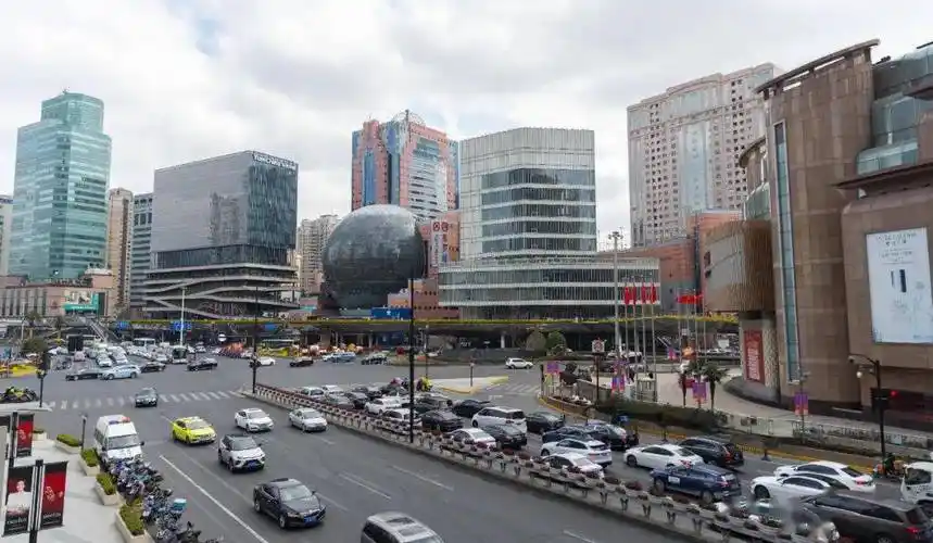 上海徐家汇商圈凭借创新发展理念及区位核心优势,持续深度联合区域内