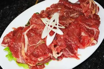 p>香嫩牛肉是由牛肉等主要材料做成的一道菜品,属于家常菜. /p>
