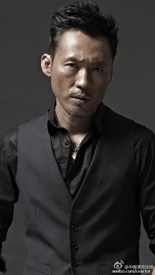 王烈 中国实力派演员,多以硬汉形象出现. 来自演员在线 - 微博