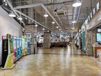 "井泉服务区-公厕"附近商户