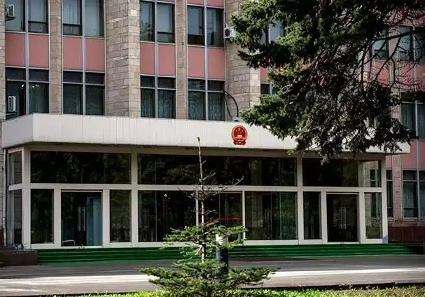 中国驻俄大使馆《韩非子》有言:"国之交在于民相亲,民相亲在于心相通.