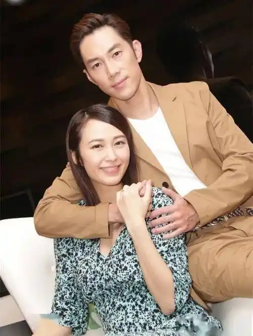 33岁汤怡平安产女,新婚才4个月,前男友刚拍戏坠楼休克_闺女_黎姿很