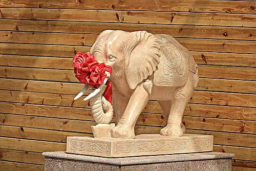 大象雕塑图片_大象雕塑图片大全_大象雕塑图片素材