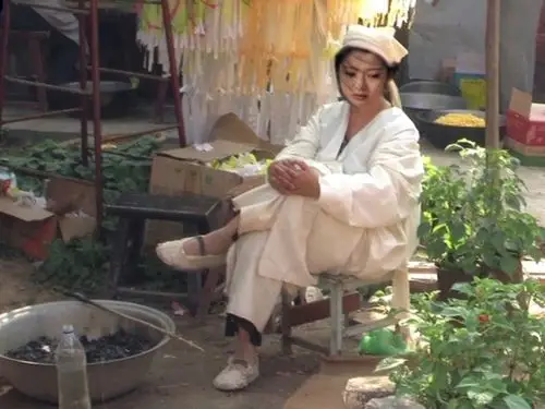 圆口布鞋光头孝子