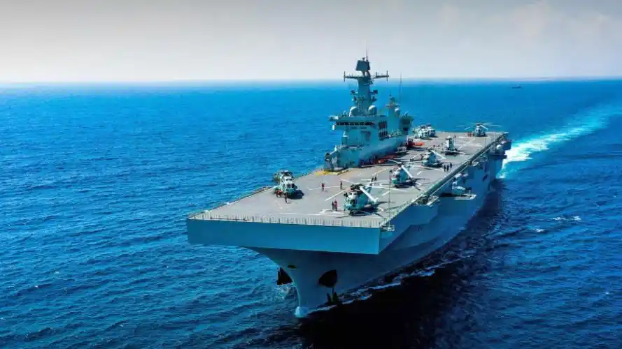 中国海军首艘两栖攻击舰海南舰赴西太平洋海域完成首次远海训练