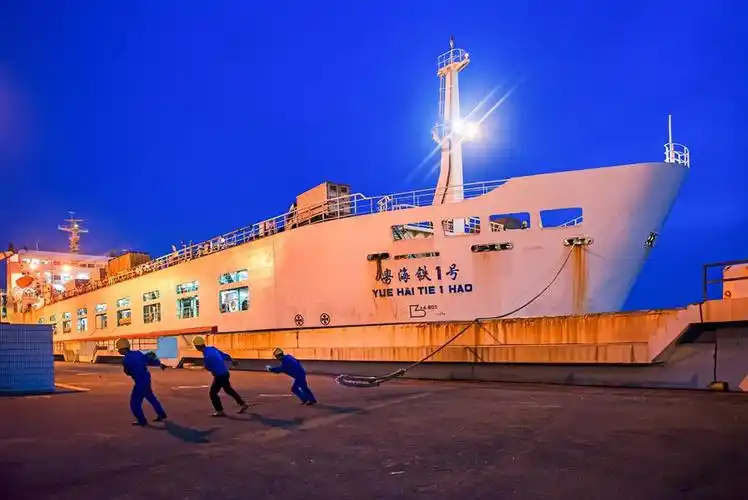 粤海铁路跨海轮渡(组照)