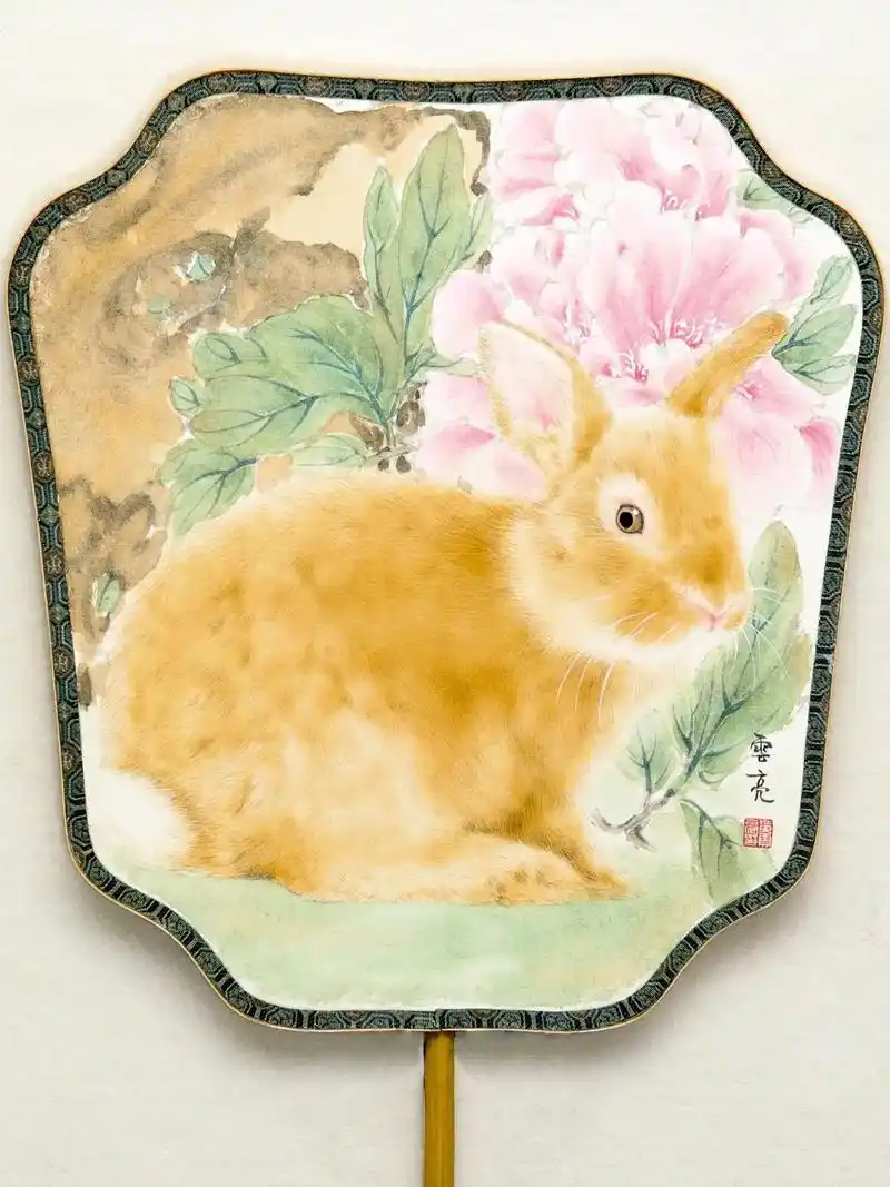 兔兔扇面.兔年新年礼物#工笔画 #治愈画风 #原创绘画 #萌 - 抖音