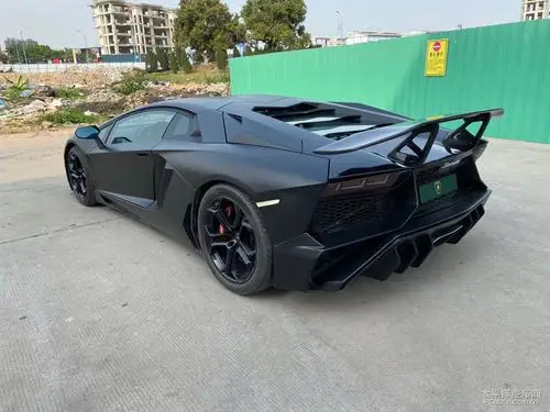 14年兰博基尼大牛lp7004白色贴磨砂黑膜黑内饰