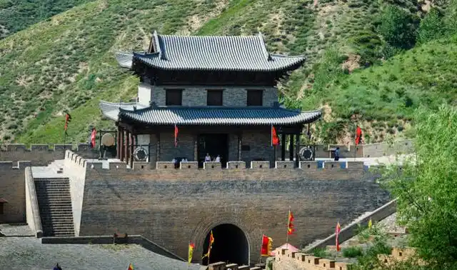 山西省忻州市代县县城以北约20公里处的雁门山中,是国家5a级旅游景区