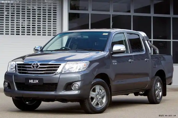 丰田hilux sr5 四驱双排皮卡
