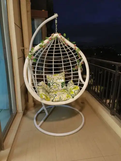 集美们吊椅连夜安装好了