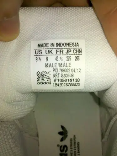 购买了一双阿迪达斯三叶草 真假(真伪)辨别g60538 购买时说是香港专柜