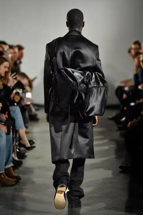 eastpak x raf simons 打造联乘包袋