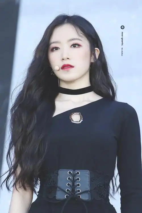 娟全昭妍(田小娟)98年rap队长简称:珍徐穗珍 98年主舞简称:妮minnie