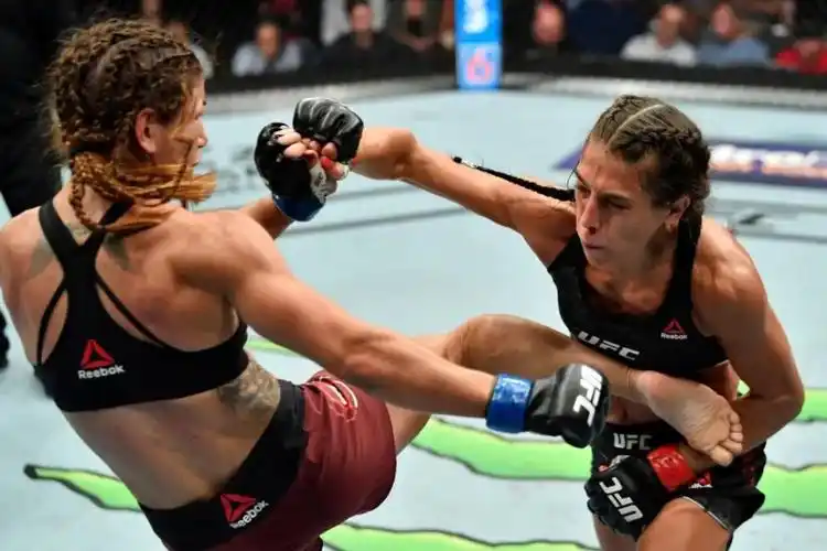 乔安娜叫阵罗斯最能打的女人回来了