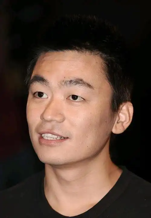 王宝强从烂片导演到《八角笼中》口碑票逆袭,实现了突破和进步